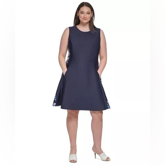 DKNY
Plus Size Contrast Side-Panel Sleeveless Dress size 22w (b24.6) - Picture 4 of 7